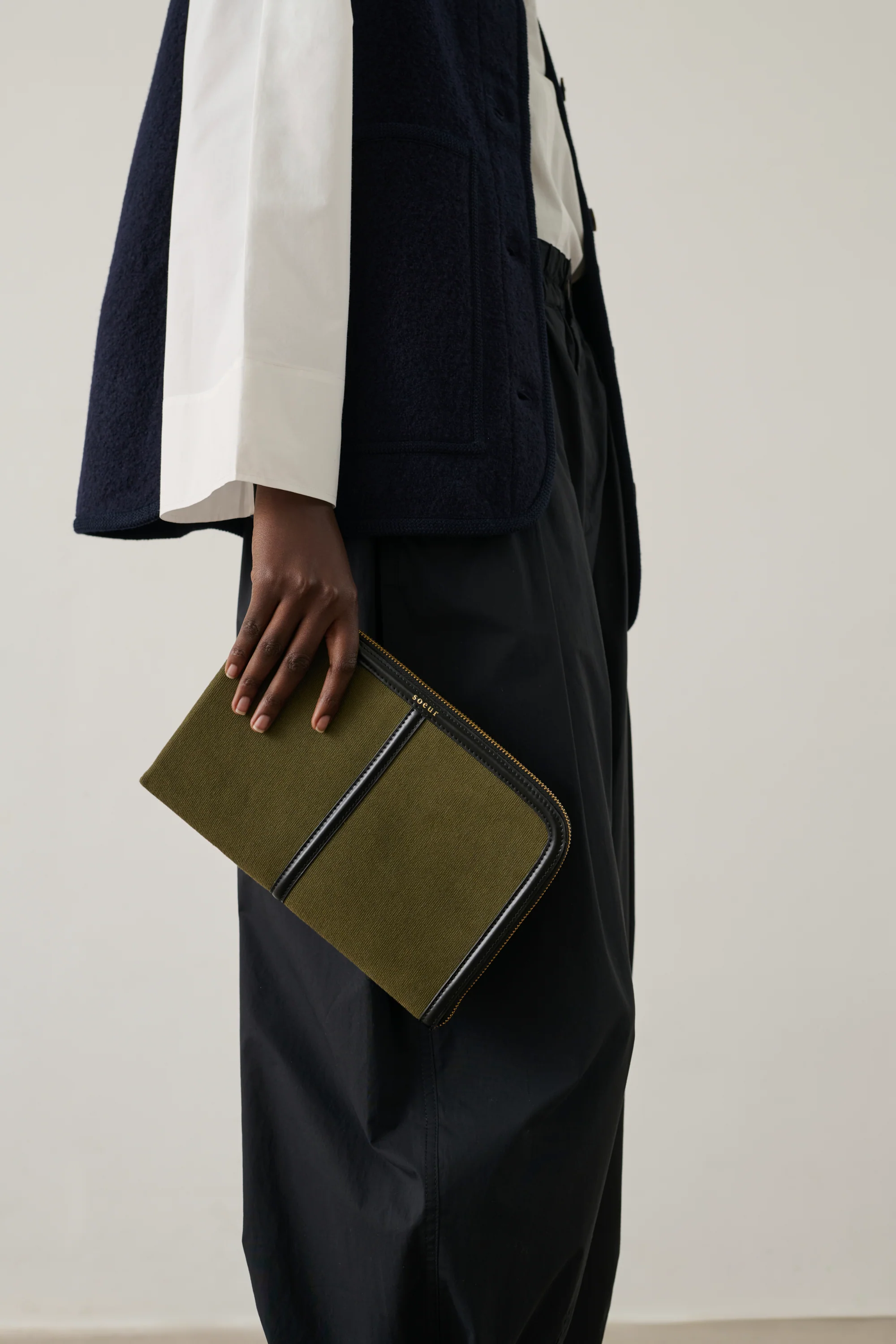 CLUTCH DOCES KHAKI - Image 2